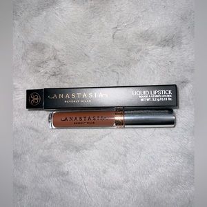 - Anastasia bervely hills liquid lipstick